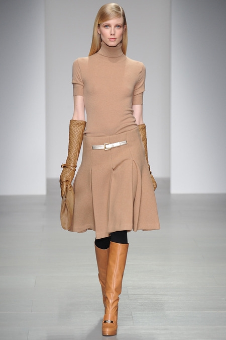 Quirine Engel shows London Fall 2014 Daks